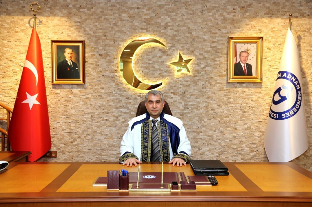 Öğrencisinin Güvenliğini Düşünen ADÜ Yönetimine, Öğrencilerin Protestosu Yakışmadı 3 adu rektor