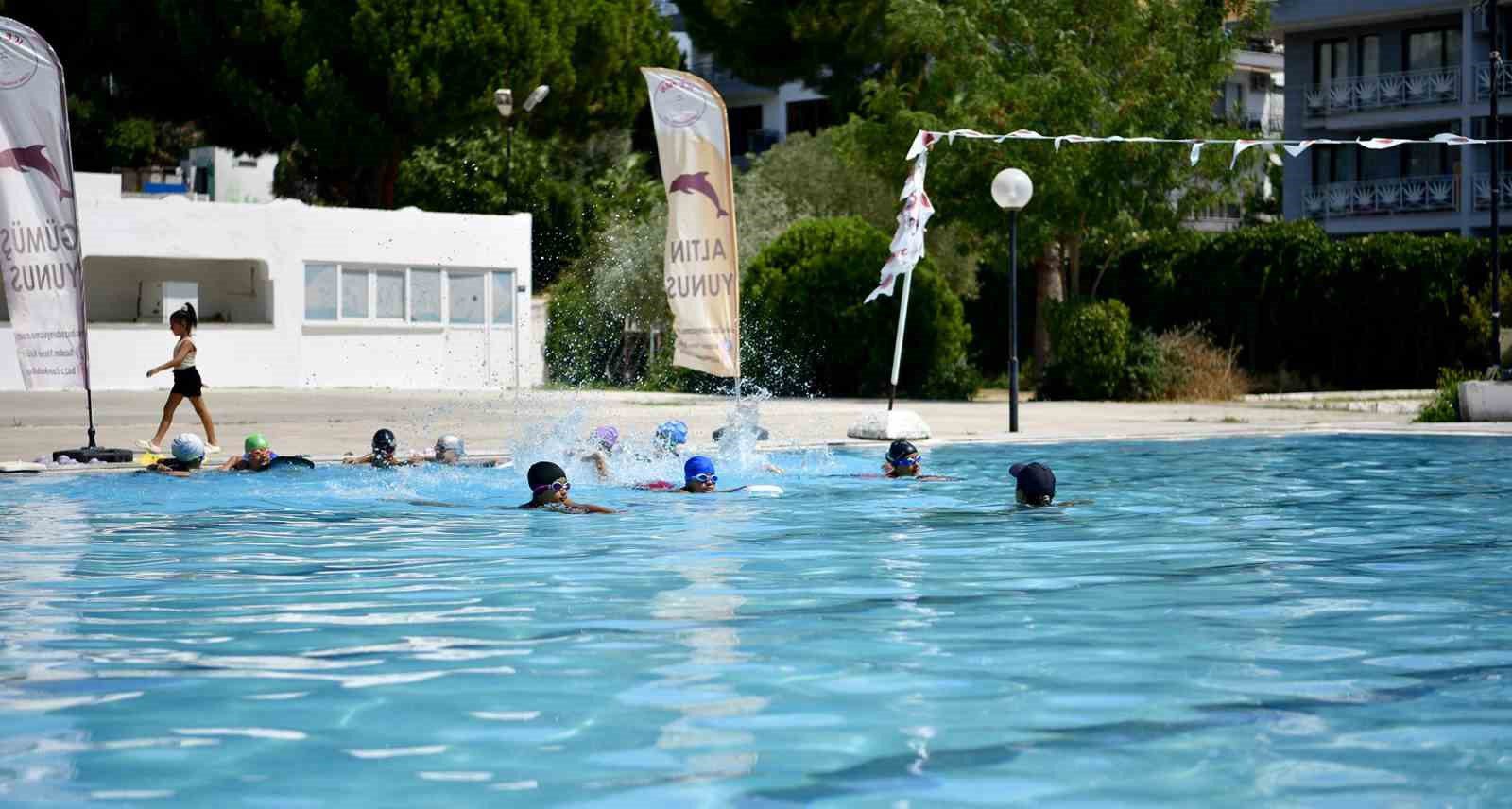 kusadasinda cocuklar yazin keyfini yuzme egitimiyle cikariyor 1